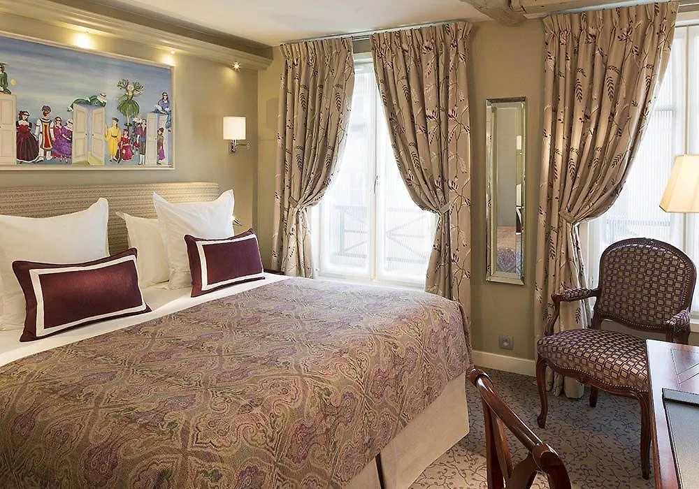 Hotel Le Relais Des Halles Paris 4*,